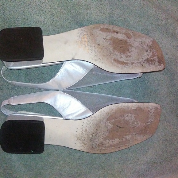 J Rene US11 Silver Slingbacks - Picture 2 of 2